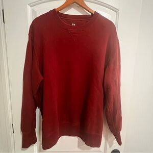 Uniqlo Men's Crewneck Sweater in Burgundy